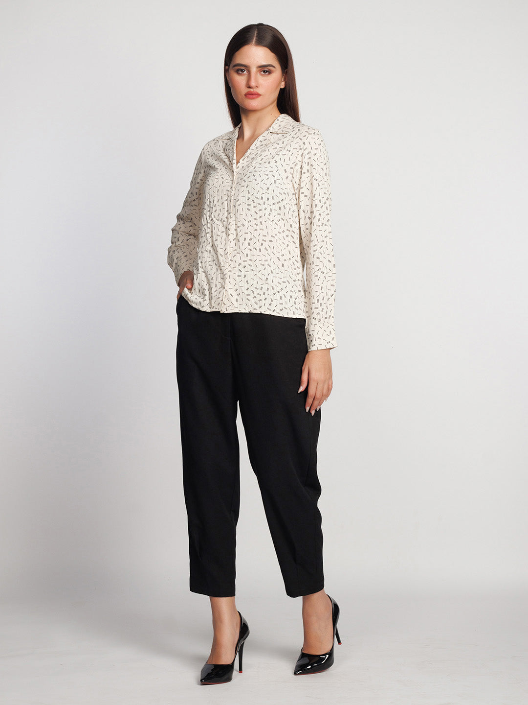 Off-White-Abstract-Printed-Regular-Shirt-T09039-5