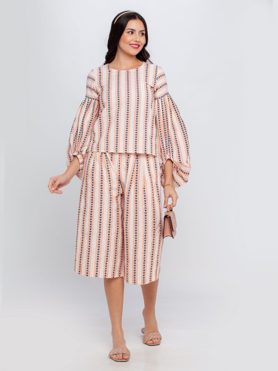 Women's Black Geometric Printed Puff Sleeve Top
