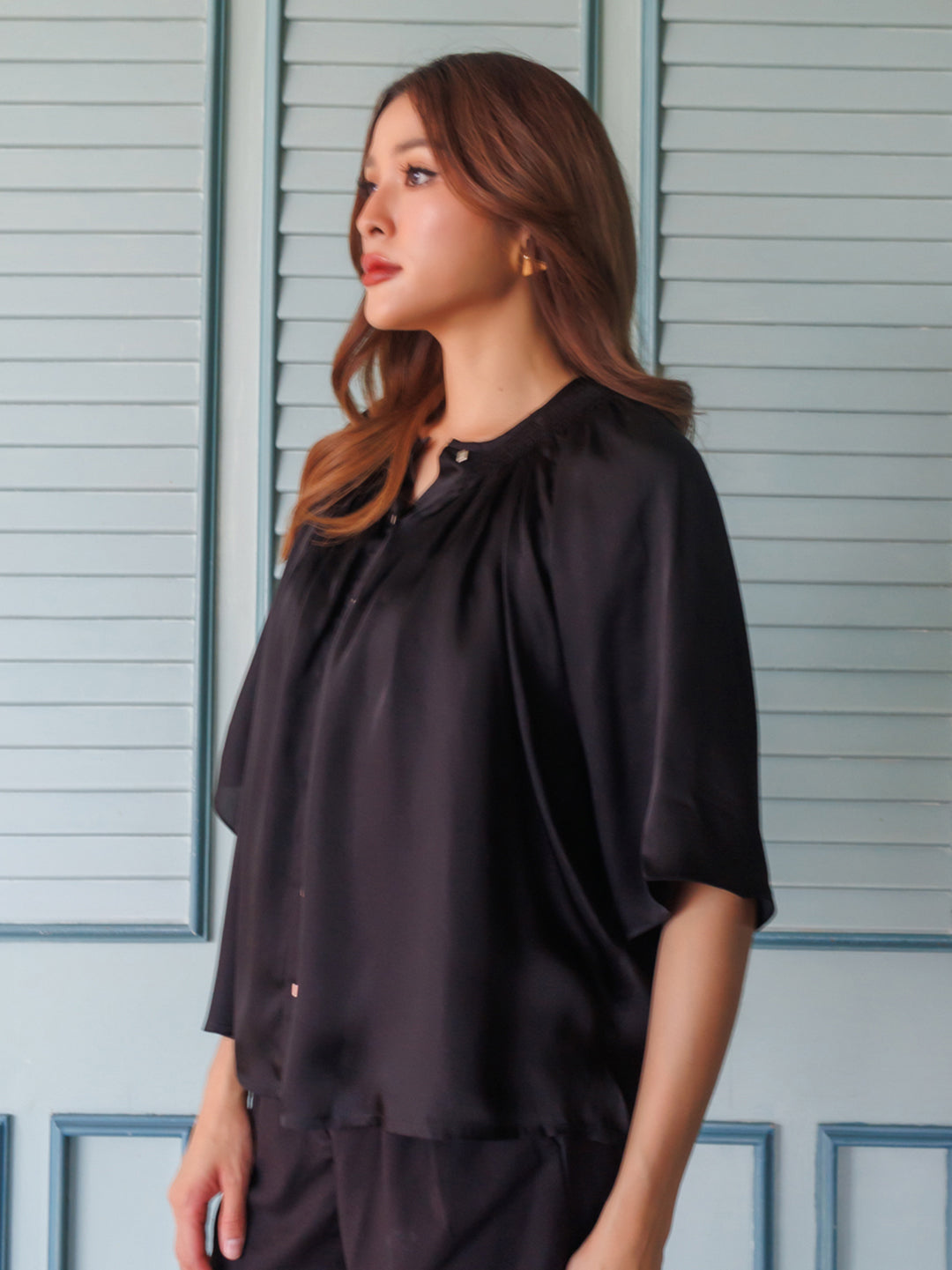 Black Solid Shirt-Style Top-3