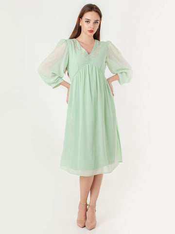 Green-Embroidered-Flared-Midi-Dress-D06106_1