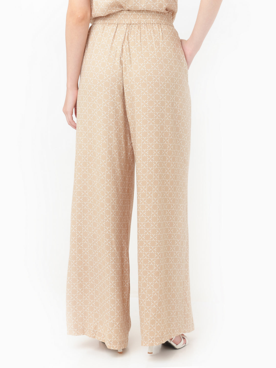 Beige_Geometric_Print_Flared_Trouser_L00626_4