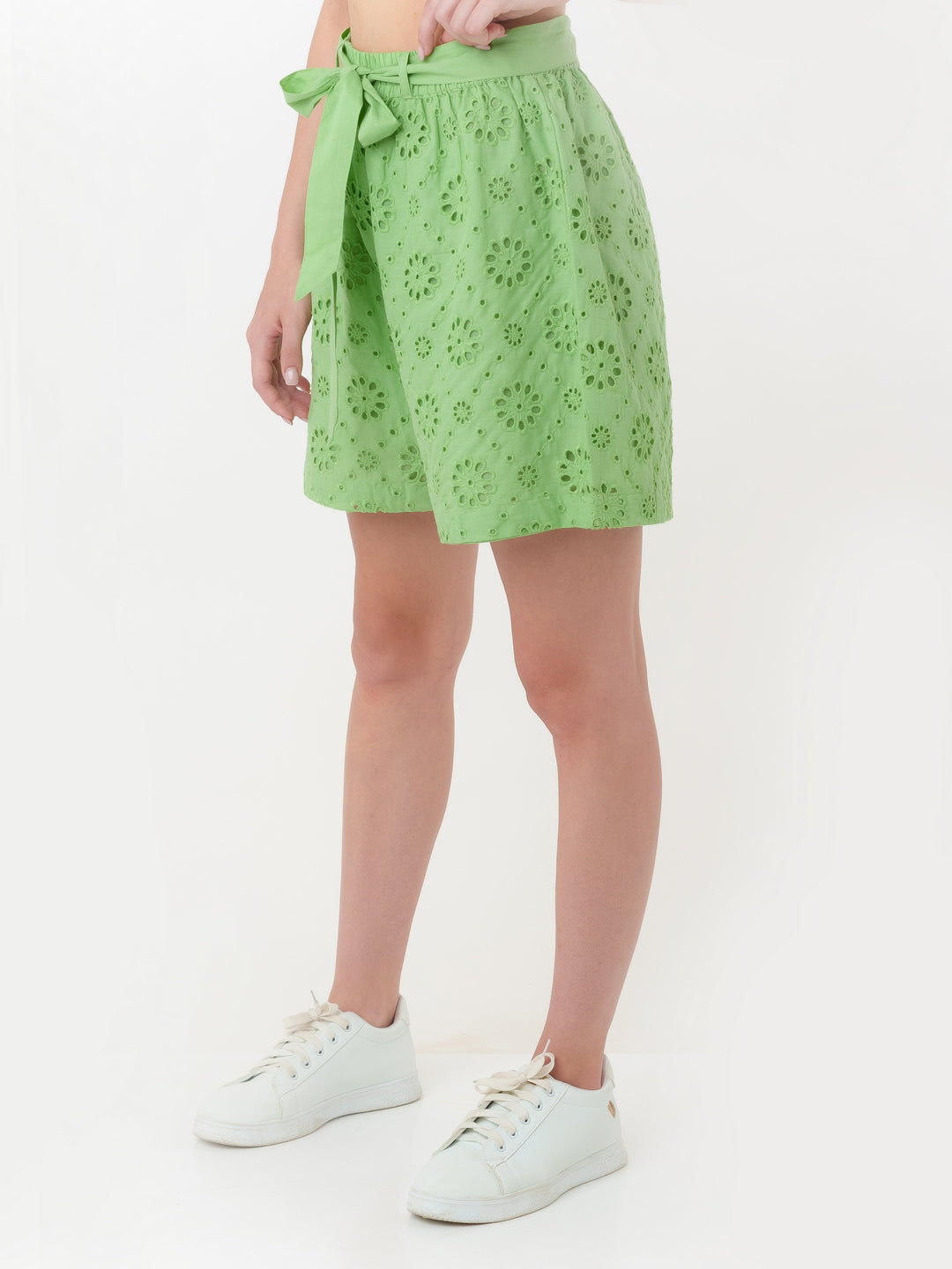 Green_Solid_Regular_Shorts_L00813_3