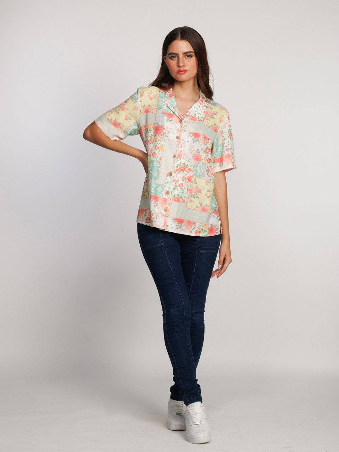 White-Floral-Printed-Regular-Shirt-T09041-1