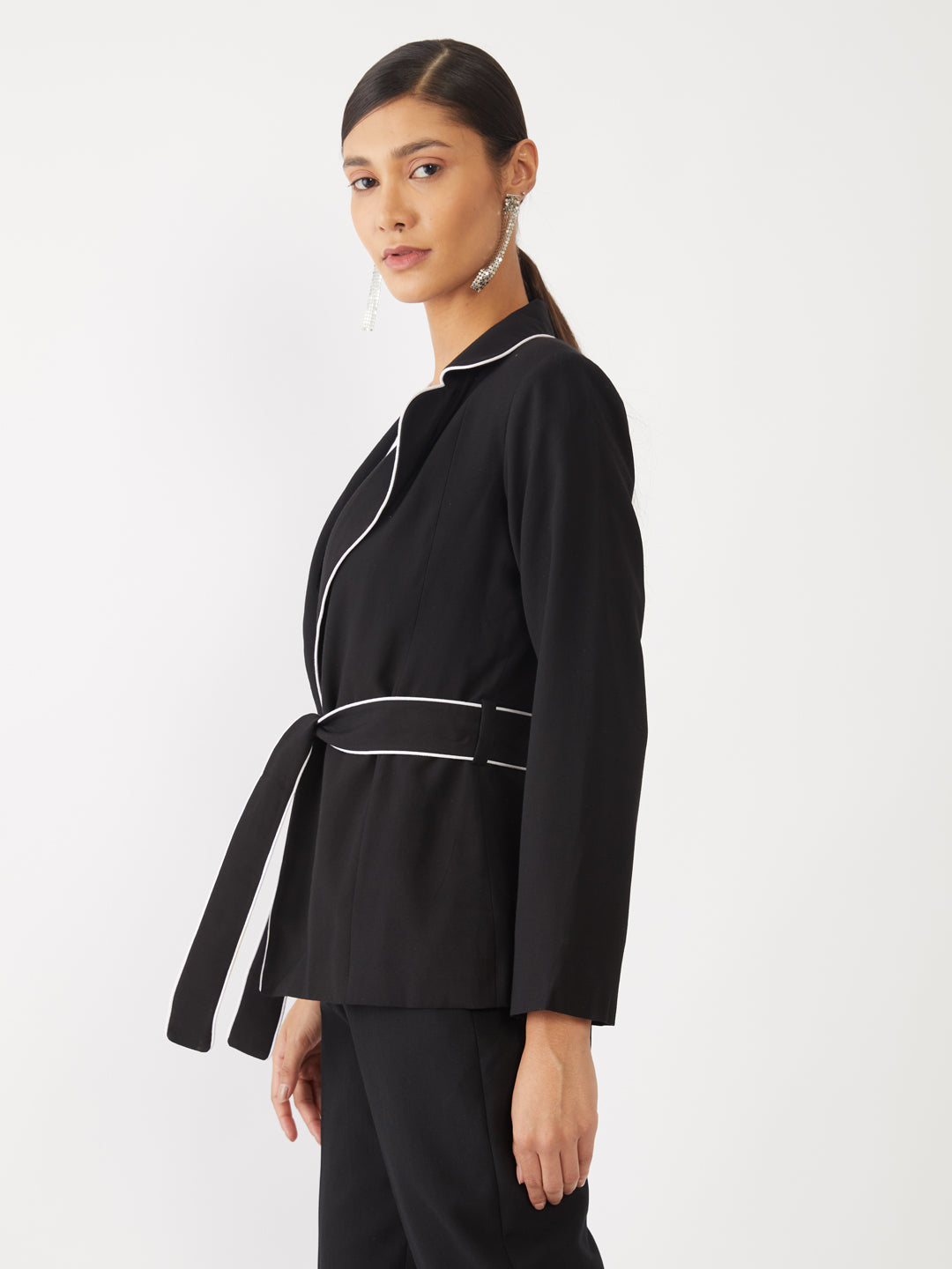 Black Solid Tie-Up Coat