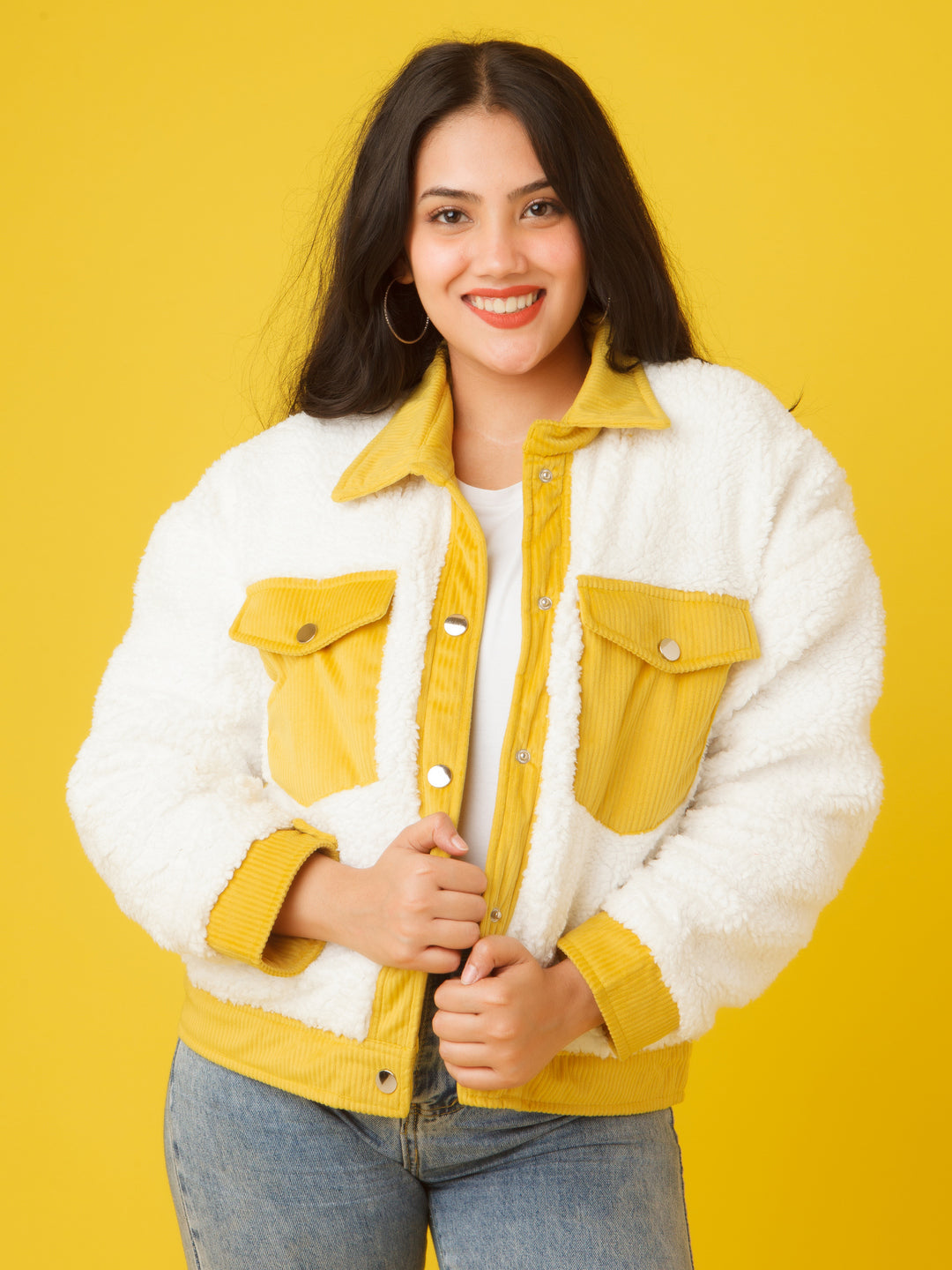 White Solid Buttoned Jacket