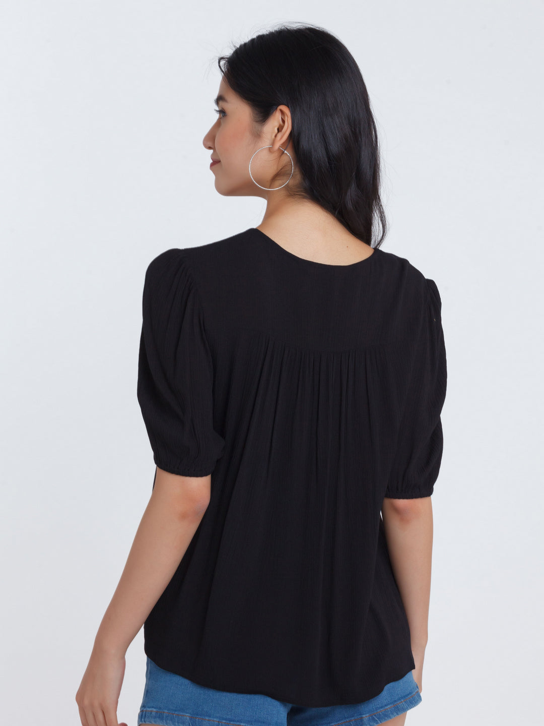 Black Solid Gathered Top