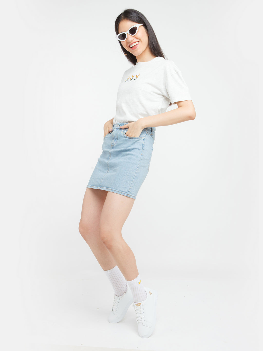 White Solid T-Shirt For Women